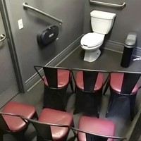 Foto yang membingungkan