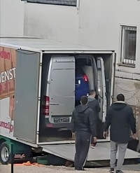 Foto yang membingungkan