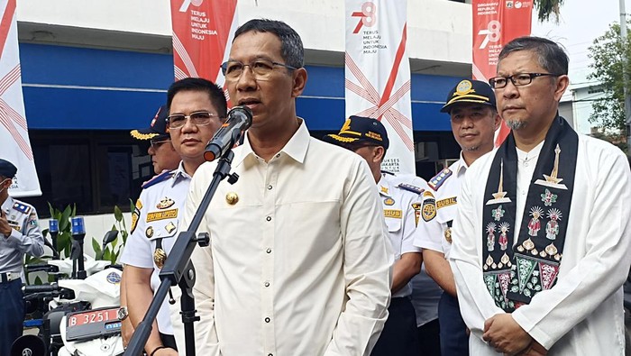 Heru Budi (tengah)/(Tiara/detikcom)