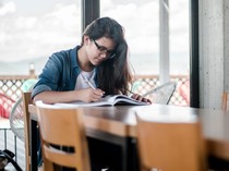Beasiswa Kuliah Khusus Perempuan Diperpanjang, Siswa & Mahasiswa Merapat!