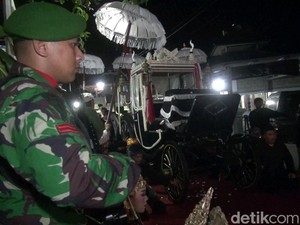 Prosesi Pelepasan Kereta Kencana Ki Jaga Rasa ke Istana Negara