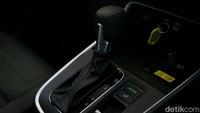 Selain drivetrain hybrid, All New Honda CR-V juga tersedia dalam pilihan mesin 1.5 liter Turbo dengan desain dan fitur yang sama premium serta konfigurasi tempat duduk tiga baris untuk kapasitas 7 penumpang. Sayangnya pihak HPM belum mengumumkan soal harga resmi Honda CR-V hybrid.