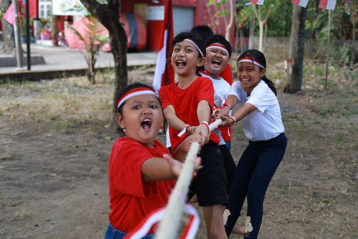 40 Ide Lomba 17 Agustus untuk Anak Sekolah, Orang Dewasa, Ibu-ibu & Bapak-bapak/Yusufsangdes