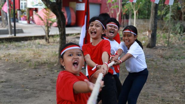 40 Ide Lomba 17 Agustus untuk Anak Sekolah, Orang Dewasa, Ibu-ibu & Bapak-bapak/Yusufsangdes
