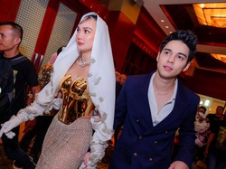 5 Potret Luna Maya dan Maxime Bouttier Mulai Go Public, Gandengan Tangan