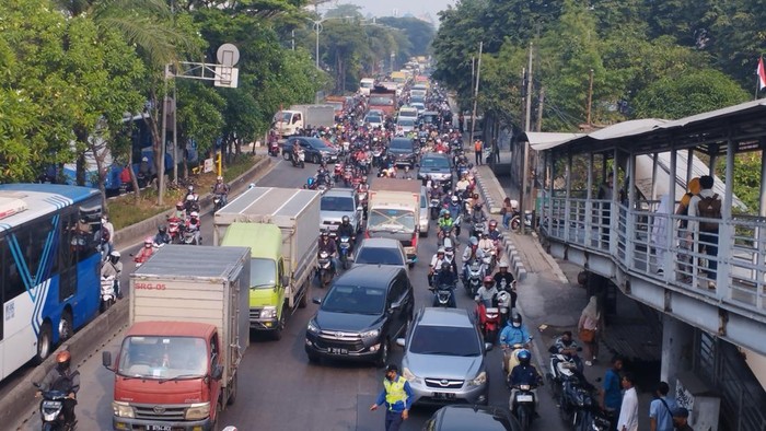 Macet di Daan Mogot (11/8)