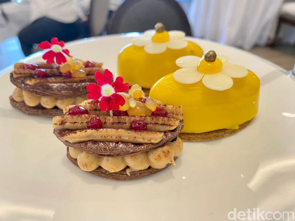 Menikmati High Tea dengan Teh Ceylon Sri Lanka, Scone dan Kue Cantik
