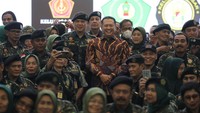 Saat era digitalisasi yang semakin maju dan canggih, Bamsoet menghimbau kepada seluruh masyarakat khususnya anggota keluarga besar HIPAKAD untuk lebih cerdas dalam menyaring berita agar tidak termakan hoax.