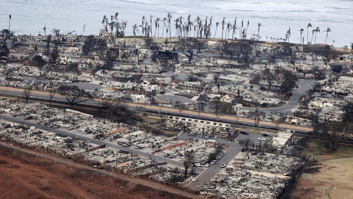 Ngeri Banget! Penampakan Kota di Hawaii Rata dengan Tanah A view of damage cause by wildfires in Lahaina, Maui, Hawaii, U.S. August 10, 2023, in this screen grab obtained from a social media video. Senator Brian Schatz via Instagram/via REUTERS THIS IMAGE HAS BEEN SUPPLIED BY A THIRD PARTY. MANDATORY CREDIT. NO RESALES. NO ARCHIVES.