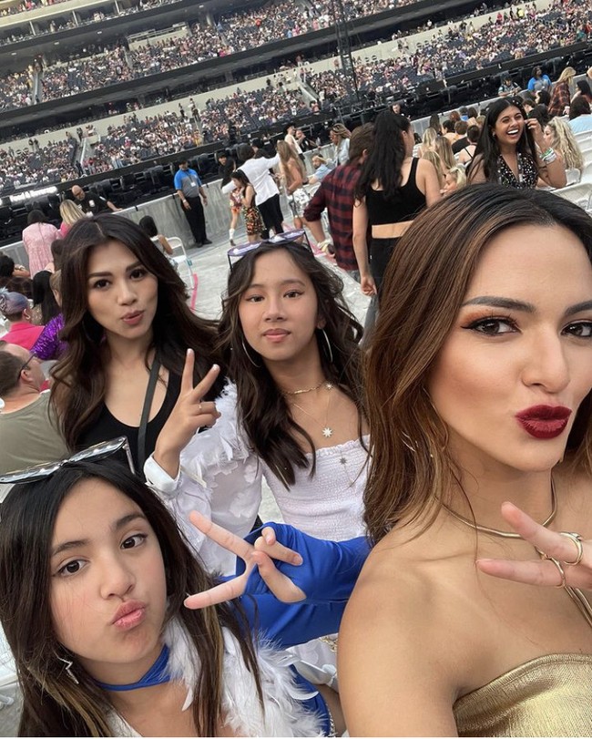 Dalam postingannya itu, Nia Ramadhani mengucapkan terima kasih kepada Adinda Bakrie yang tiba-tiba mengajaknya nonton konser Taylor Swift. Istri Ardi Bakrie tersebut mengaku senang dan puas. Foto: Dok. Instagram Nia Ramadhani