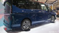 Mobil itu mengusung teknologi e-Power generasi kedua. Nissan Serena e-Power teranyar ini diklaim memiliki kabin lebih luas. Kendati demikian, calon rival kuat dari Toyota Voxy ini belum dijual di Indonesia. Di pameran GIIAS 2023, Nissan Serena e-Power hanya bisa dilihat.