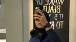 Disebut Mirip Oklin Fia, Ini Sosok Oky Olivia Saat Hangout di Kafe