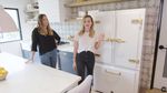 Cantik Minimalis! 10 Potret Pantry di Kantor Margot Robbie