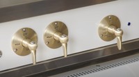 Oven yang canggih juga dihadirkan di sini. Ada pengaturan suhu hingga pengaturan untuk menyesuaikan api atas dan bawah yang lengkap. Foto: YouTuber/Architectural Design