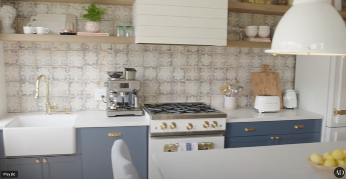 Pantry Margot Robbie