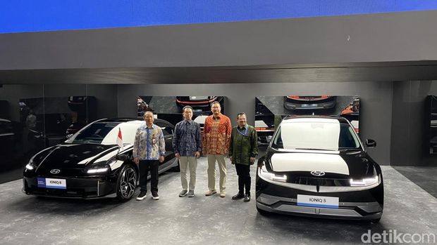 Penyerahan unit Hyundai Ioniq 5 dan 6 untuk KTT ASEAN.