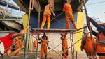 Perindah Kolong Flyover dengan Mural Warna-warni