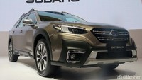 Subaru Outback diposisikan sebagai SUV tertinggi yang dijajakan Subaru di Indonesia. Outback hadir dengan dimensi besar. Panjang totalnya tembus 4.870 mm, lebar 1.875 mm, dan tingginya 1.675 mm.