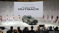 Subaru Outback menjadi mobil yang cocok untuk keluarga yang hobi bertualang ke mana pun. Dari segi desain, beberapa bagian dari mobil ini ada sentuhan yang mirip adiknya, Forester hingga Crosstrek.