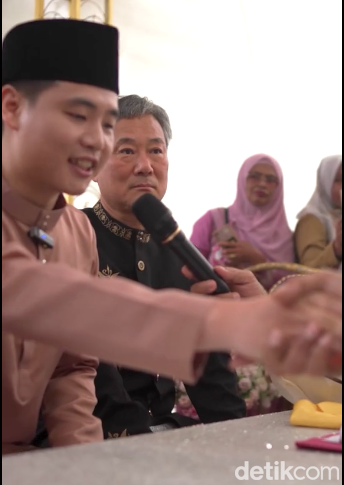 Pernikahan viral pria Korea menikahi wanita asal Aceh.