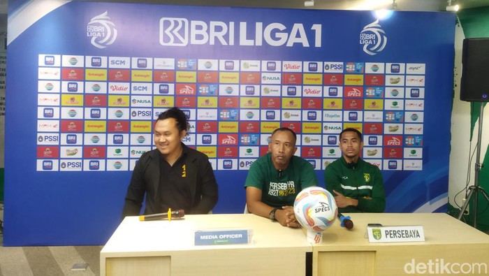 Karteker Persebaya Uston Nawawi