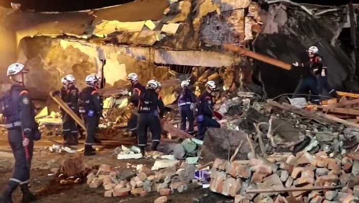 Search and rescue work at the site of an explosion that occured on the grounds of the Zagorsk Optical-Mechanical Plant in the city of Sergiyev Posad, some 56km north-east of Moscow. — AFP pic/Russian Emergencies Ministry