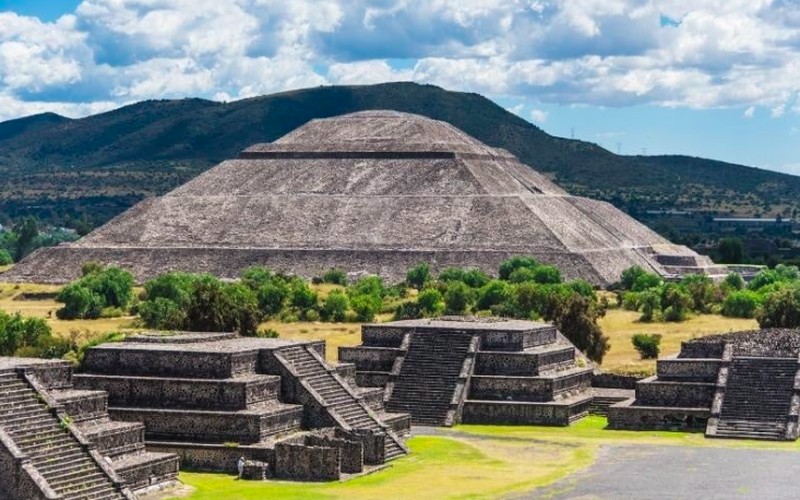 Piramida di berbagai negara