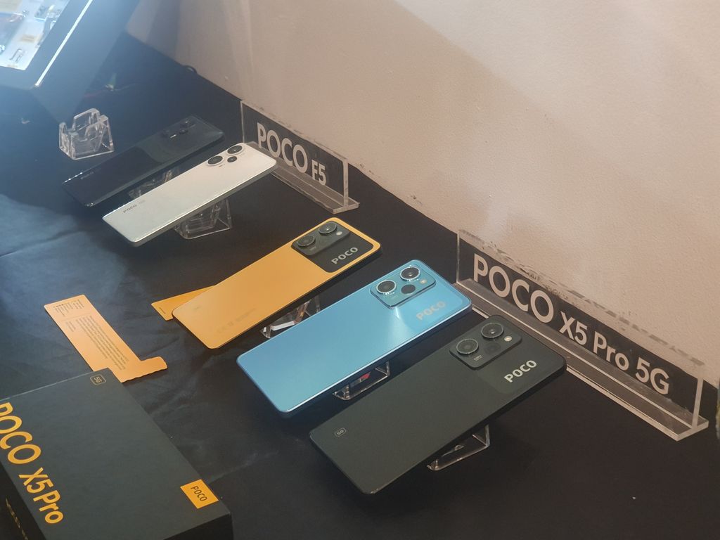 POCO Indonesia meluncurkan dua seri bernama POCO F5 dan POCO X5 Pro 5G di Two Fat Monks Asian Bistro & Coffee, Denpasar, Jumat (11/8/2023). (Ronatal Siahaan/detikBali).