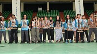 Sebelumnya, terjadi Taifun Khanun di sekitar Sae Man Geum, tempat jambore berlangsung. Hal ini membuat para kontingen jambore harus dipindahkan dari tempat tersebut. Topan Khanun yang menerjang area Jambore di Sae Man-Geum mengakibatkan sejumlah bangunan temporer rusak. Sebanyak 39.000 peserta dari 155 negara tersisa dan telah dipindahkan ke tempat-tempat penampungan yang aman. (Dokumentasi Kwarnas)