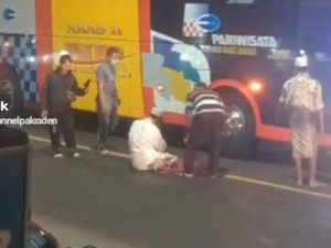 Terungkap Sosok Pria yang Salat di Tengah Jalan Raya Sembayat Gresik