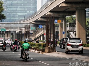 Bagai Batu Nisan Raksasa, Begini Sejarah Panjang Tiang Monorel Jakarta