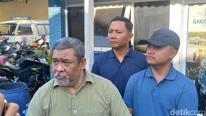 Putra mahkota Keraton Kasunanan Solo KGPAA Hamengkunegoro Sudibya Rajaputra Narendra Mataram di Sat Lantas Polresta Solo, Jumat (11/8/2023).