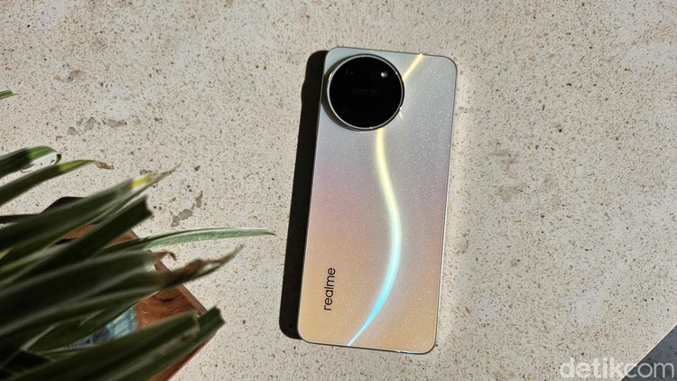 Realme 11