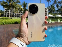 Penampakan Realme 11 dalam Genggaman