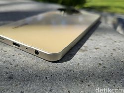 Penampakan Realme 11 dalam Genggaman