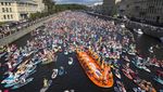 Ribuan Pendayung SUP Padati Kanal di Rusia