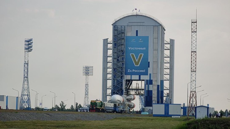 Specialists take part in preparations ahead of the launch of the lunar landing spacecraft Luna-25 mission to search for ice near the south pole of the moon, at the Vostochny Cosmodrome in the Amur region, Russia, in this handout photo published August 1, 2023. Roscosmos/Vostochny Space Centre/Handout via REUTERS ATTENTION EDITORS - THIS IMAGE HAS BEEN SUPPLIED BY A THIRD PARTY. MANDATORY CREDIT.