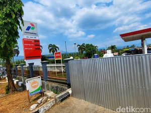 Warga Bingung Isi BBM Imbas 2 SPBU di Sukabumi Masih Ditutup