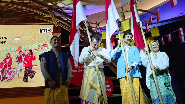 Indosat Ooredoo menyambut hari kemerdekaan. Melalui IM3 mereka menghadirkan kampanye “Rayakan Kemerdekaanmu dengan Freedom Internet”.