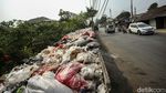 Jorok! Sampah Menumpuk di Pinggir Jalan Parung