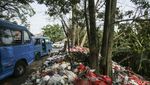 Jorok! Sampah Menumpuk di Pinggir Jalan Parung