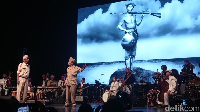 Sejumlah seniman panggung Jogja menggelar pertunjukan komedi Bersatu Dalam Guyonan di Concert Hall Taman Budaya Yogyakarta (TBY), Kamis (10/8/2023) malam.