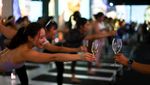 Sensasi Yoga Wine di Pameran Imersif Van Gogh