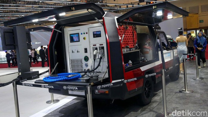 Toyota Ramaikan Segmen Mobil Komersial di GIIAS 2023