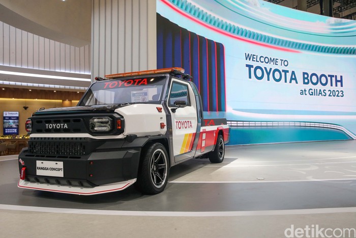 Toyota Ramaikan Segmen Mobil Komersial di GIIAS 2023