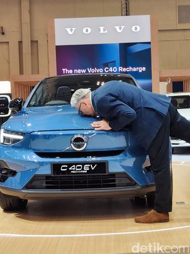 Volvo C40 Pure Electric