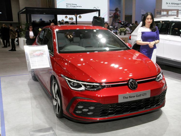 VW The New Golf GTI dan Tiguan Allspace Mejeng di GIIAS 2023
