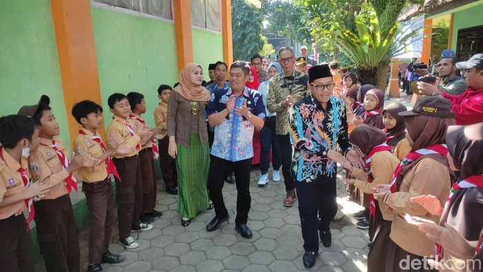 Wali Kota Sutiaji