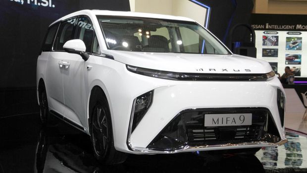 PT Indomobil Wahana Trada sebagai agen pemegang merek (APM) Maxus di Indonesia resmi meluncurkan Maxus MIFA 9 di pameran Gaikindo Indonesia International Auto Show atau GIIAS 2023. Meski jenis penggeraknya berbeda, namun mobil listrik premium itu disebut-sebut akan menjadi penantang Toyota Alphard.