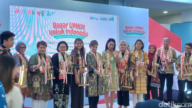 Kementerian Badan Usaha Milik Negara (BUMN) dan PT Pertamina (Persero) menggelar Bazar UMKM Untuk Indonesia bertajuk Merdeka Produk Indonesia.